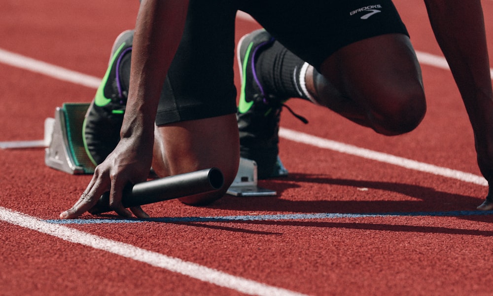 某市智慧体育公园项目成果展示 - 公园内智能健身路径与数据大屏